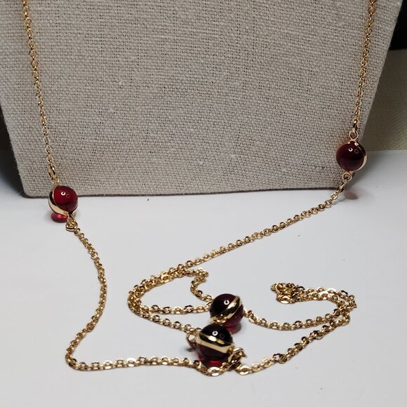 Vintage Avon 44" Gold Tone Chain Necklace Red Glass Orbs Spring Clasp - Picture 2 of 9